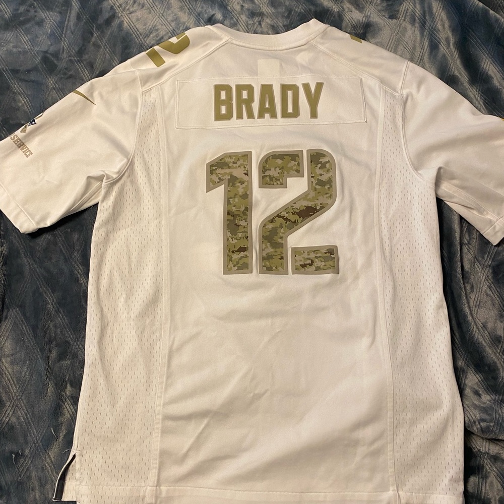 Patriots Tom Brady salute to service Jersey